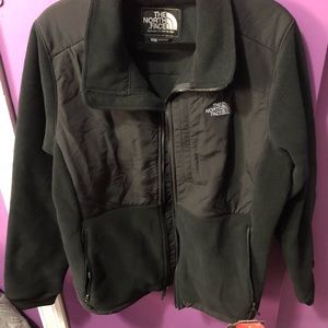 BRAND NEW Women’s North-face Denali Jacket